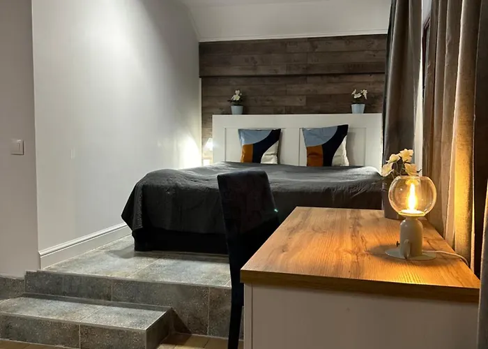 Art فندق فارنا