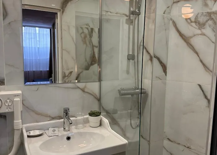 Art فندق فارنا